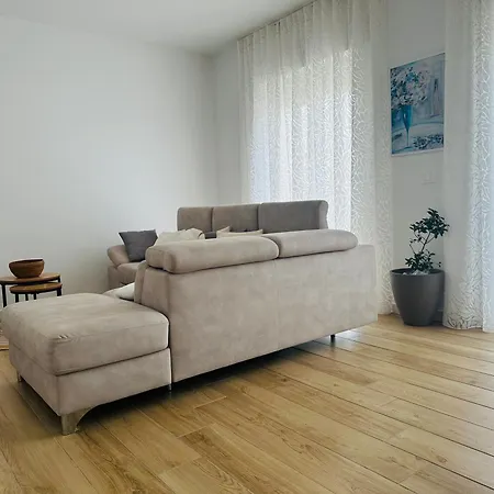 Scoglio Lungo Apartman *
